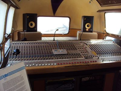 Ronnie Lane studio - click to enlarge